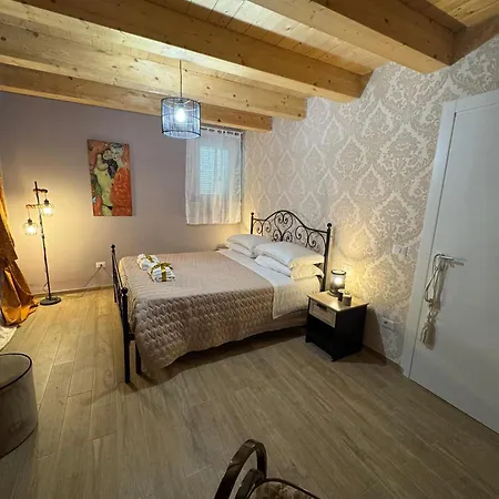 Pao Elena Pensión Monterubbiano